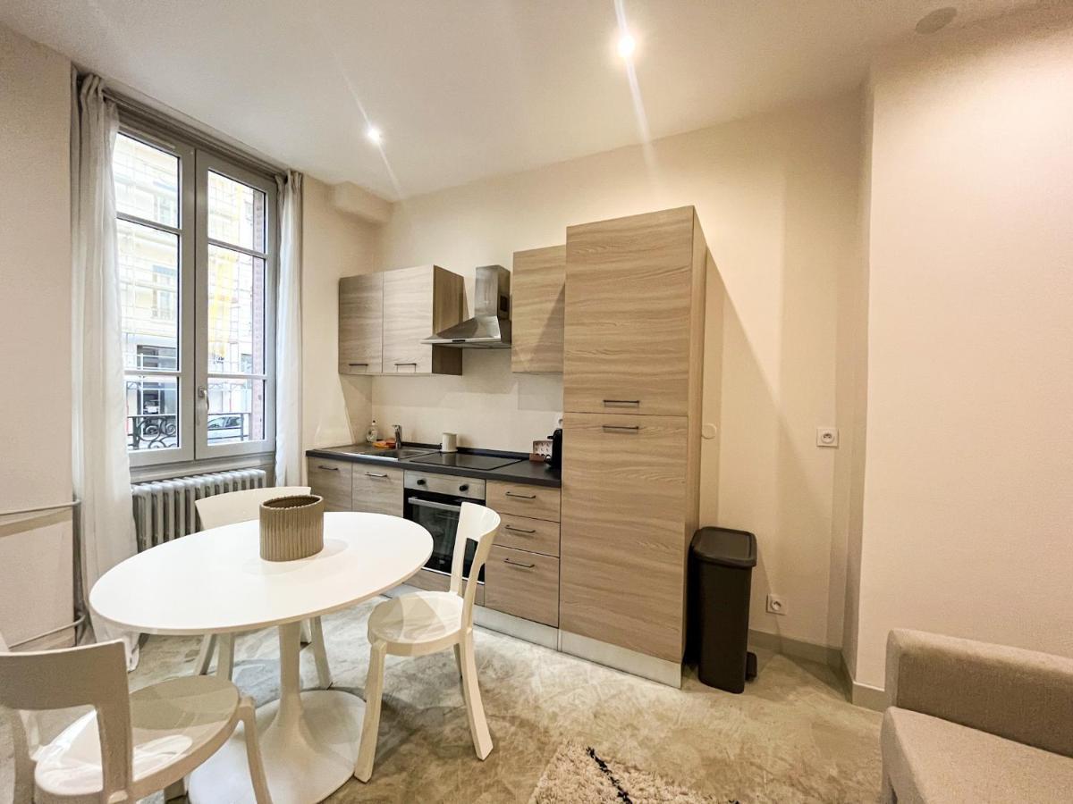 Suite Onyx Lione Esterno foto