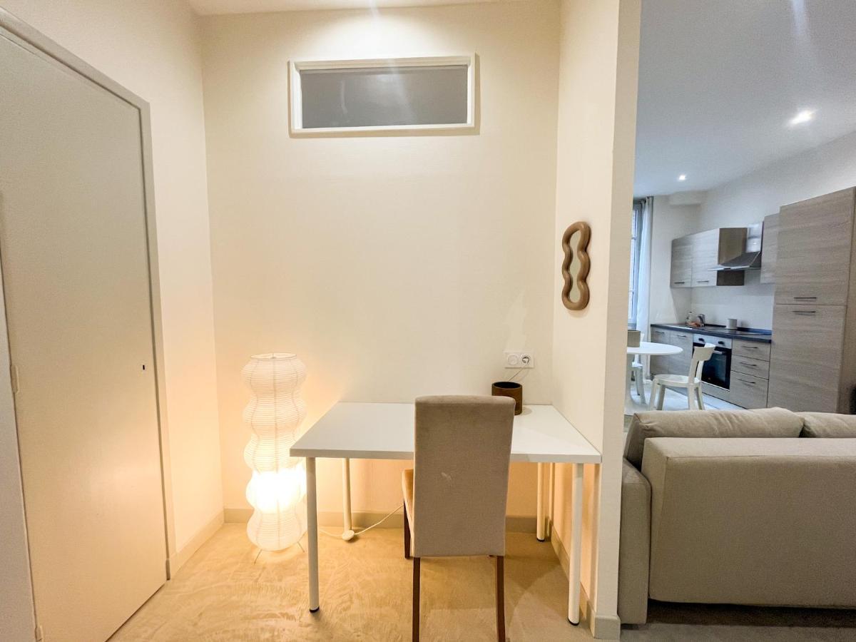 Suite Onyx Lione Esterno foto